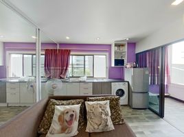 1 Schlafzimmer Wohnung zu verkaufen im Jomtien Hill Resort Condominium , Nong Prue