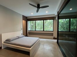 2 Schlafzimmer Appartement zu vermieten im The Habitat Sukhumvit 53, Khlong Tan Nuea