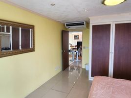 1 Bedroom Apartment for sale at Sukhumvit Suite, Khlong Toei Nuea