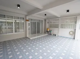 4 Schlafzimmer Reihenhaus zu vermieten in Din Daeng, Bangkok, Din Daeng, Din Daeng