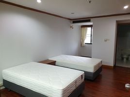 2 спален Кондо в аренду в Sethiwan Residence, Khlong Toei Nuea