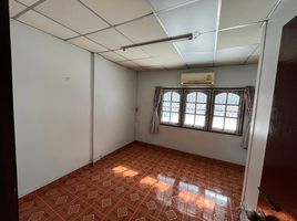 2 Schlafzimmer Reihenhaus zu vermieten im Phairot Village, Bang Na, Bang Na, Bangkok
