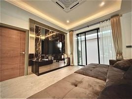 5 Schlafzimmer Villa zu verkaufen in Mueang Chiang Mai, Chiang Mai, Pa Daet, Mueang Chiang Mai