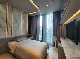 2 Schlafzimmer Wohnung zu verkaufen im Noble Ploenchit, Lumphini, Pathum Wan