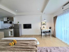 Studio Wohnung zu verkaufen im Seven Stars Condominium, Chang Phueak