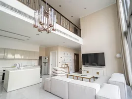 4 спален Таунхаус на продажу в 749 Residence, Khlong Tan Nuea