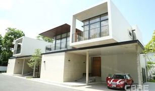 4 Bedrooms House for sale in Khlong Toei Nuea, Bangkok Raveevan Residence