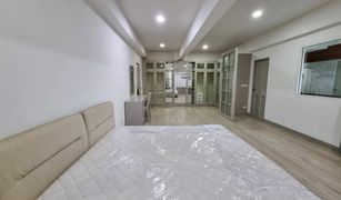 3 Bedrooms Apartment for sale in Khlong Tan Nuea, Bangkok Prompong Mansion