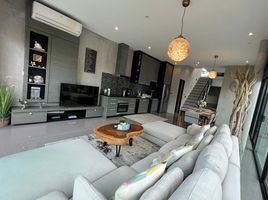 3 Schlafzimmer Villa zu verkaufen im Wallaya Villa Pasak Soi 8, Si Sunthon, Thalang, Phuket, Thailand