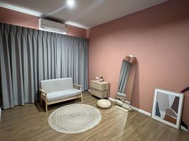 3 Schlafzimmer Reihenhaus zu vermieten im Baan Klang Muang Rama 9 - Krungthep Kreetha, Saphan Sung, Saphan Sung