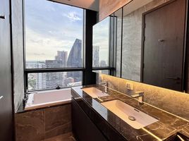 2 спален Кондо в аренду в The Esse Sukhumvit 36, Phra Khanong