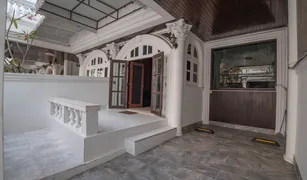 5 Schlafzimmern Reihenhaus zu verkaufen in Khlong Tan Nuea, Bangkok Ekkamai Villas 