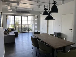 3 Schlafzimmer Wohnung zu vermieten im Top View Tower, Khlong Tan Nuea