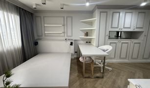 Кондо, 1 спальня на продажу в Chong Nonsi, Бангкок Condo One Sathorn