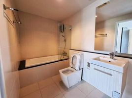 2 Bedroom Condo for sale at Knightsbridge Bearing, Samrong Nuea, Mueang Samut Prakan, Samut Prakan