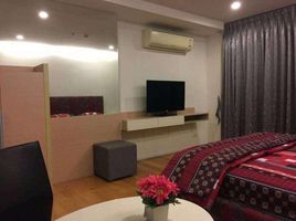 Studio Appartement zu verkaufen im 15 Sukhumvit Residences, Khlong Toei Nuea