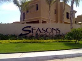 4 Bedroom House for sale at Seasons Residence, Ext North Inves Area, New Cairo City