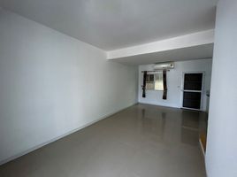 3 Schlafzimmer Villa zu verkaufen im Baan Pruksa Prime Kantana-Wongwaen, Bang Muang