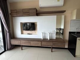 Студия Кондо в аренду в Nai Harn Beach Condo, Раваи