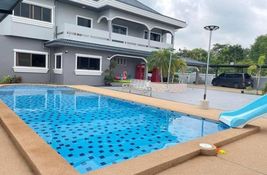 3 bedroom House for sale in Chon Buri, Thailand