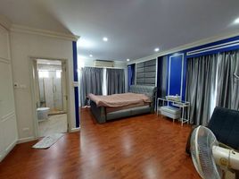 3 Schlafzimmer Reihenhaus zu vermieten im Leon Sukhumvit 62, Bang Chak