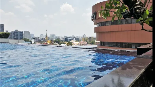 写真 1 of the Communal Pool at Nusasiri Grand