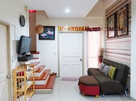 3 Schlafzimmer Reihenhaus zu verkaufen im Baan Klang Muang British Town Srinakarin, Bang Kaeo