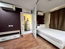 1 Schlafzimmer Appartement zu verkaufen im Lumpini Place Narathiwas 24, Chong Nonsi