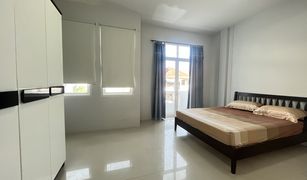 3 Bedrooms Townhouse for sale in Ratsada, Phuket 
