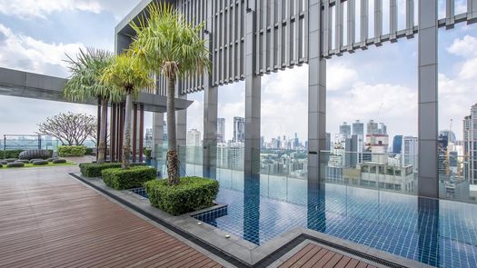 Фото 1 of the Communal Pool at The Address Sukhumvit 28