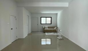 曼谷 Prawet PLEX Onnut - Wongwaen 3 卧室 联排别墅 售 