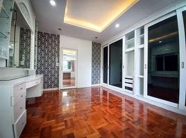 5 спален Дом for sale in Бангкок Яи, Бангкок, Wat Tha Phra, Бангкок Яи