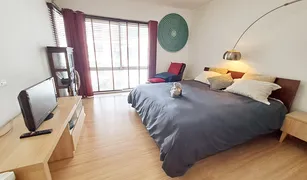 2 Bedrooms Condo for sale in Sam Sen Nok, Bangkok A Space Play