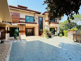 5 спален Вилла на продажу в Village of Baan Rim Naam, San Phisuea
