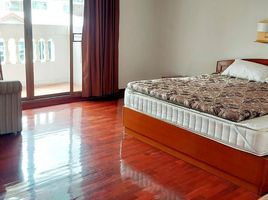 3 Bedroom Condo for rent at Crystal Ville Court Sukhumvit, Khlong Toei Nuea