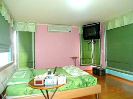 3 Schlafzimmer Haus zu verkaufen im Royal Park Ville Suwinthawong 44, Lam Phak Chi, Nong Chok