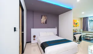 Studio Condo for sale in Rawai, Phuket Naiharn Sea Condominium
