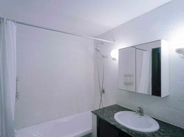 1 Schlafzimmer Appartement zu vermieten im Supalai Place, Khlong Tan Nuea