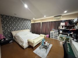 4 Schlafzimmer Reihenhaus zu verkaufen im Baan Klang Krung (The Royal Viena Ratchavipha), Chatuchak