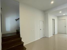 3 Schlafzimmer Reihenhaus zu vermieten im PLEX Onnut - Wongwaen, Prawet, Prawet