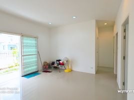 3 Bedroom Villa for sale at Phrueksakarn 11, Pak Phraek