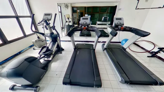 3D视图 of the Communal Gym at J.C. Tower