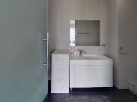 1 Bedroom Apartment for rent at Club Royal, Na Kluea