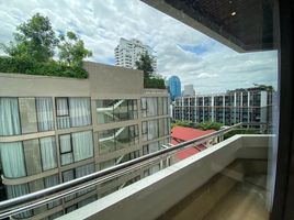 1 Bedroom Apartment for rent at Nantiruj Tower, Khlong Toei