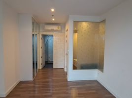 1 Schlafzimmer Appartement zu verkaufen im The Room Sathorn-Taksin, Bang Yi Ruea