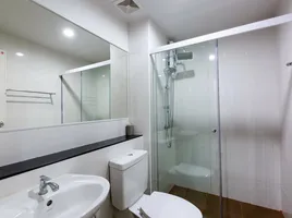 1 Schlafzimmer Wohnung zu verkaufen im Regent Home Sukhumvit 81, Suan Luang