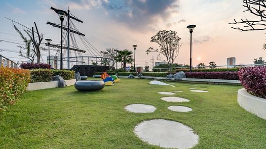 图片 1 of the Communal Garden Area at Supalai Mare Pattaya