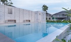 Photos 2 of the Communal Pool at La Vallee Residence