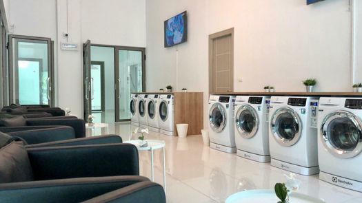 Фото 1 of the Laundry Facilities / Dry Cleaning at Arcadia Beach Continental