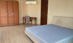 Khlong Toei, ဘန်ကောက် P.W.T Mansion တွင် 2 အိပ်ခန်းများ ကွန်ဒို ရောင်းရန်အတွက်